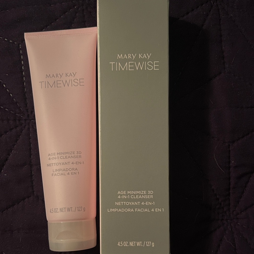 Mary Kay Timewise Age Minimize Cleanser - Pink and Cream